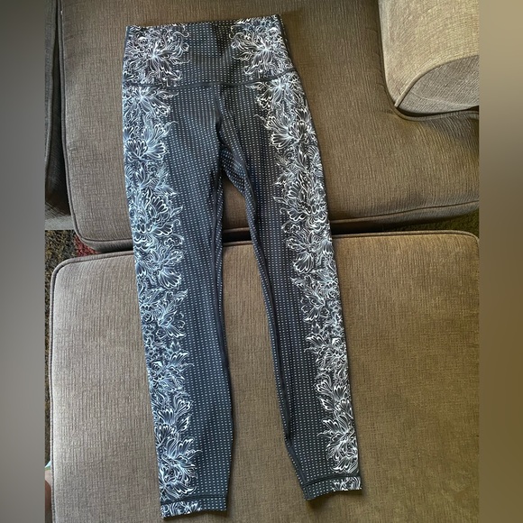 Lululemon Wunder Under Hi-Rise 7/8 Leggings Engineered Print Size 4 - Picture 2 of 7